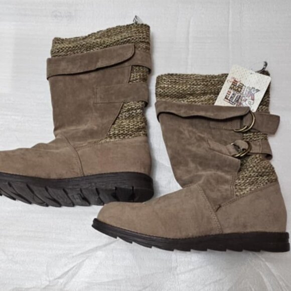 Muk Lucks Sewater Boots. - Picture 3 of 7